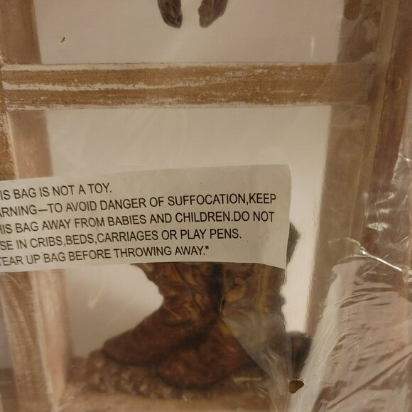 Western Shadowbox 10x10. 4 Windows - Picture 6 of 10